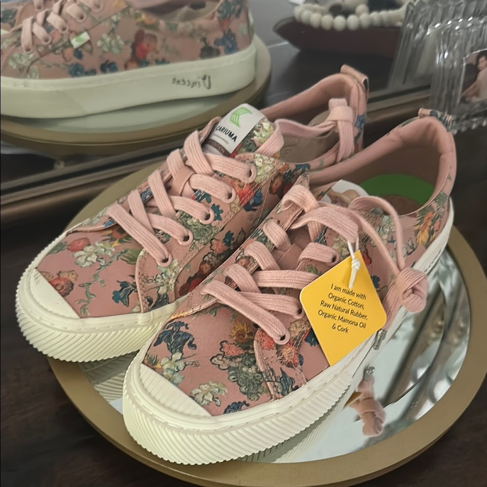 Cariuma Pink Floral Women's Sneakers